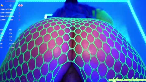 Snapshot of oxlemon chatting on September 27, 3:44 am oxlemon online show from September 27, 3:44 am