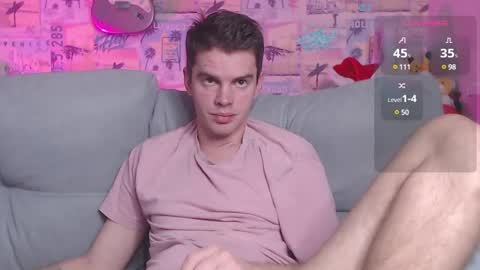 Snapshot of oxmikexo chatting on December 14, 2:53 pm Mike online show from December 14, 2:53 pm