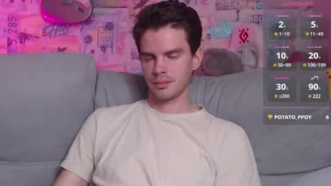 Snapshot of oxmikexo chatting on February 3, 4:20 pm Mike online show from February 3, 4:20 pm