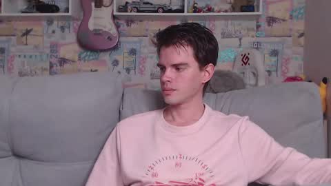 Snapshot of oxmikexo chatting on February 11, 11:32 am Mike online show from February 11, 11:32 am