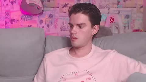 Snapshot of oxmikexo chatting on February 14, 2:12 pm Mike online show from February 14, 2:12 pm