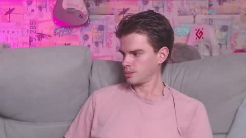 Snapshot of oxmikexo chatting on February 15, 4:23 pm Mike online show from February 15, 4:23 pm