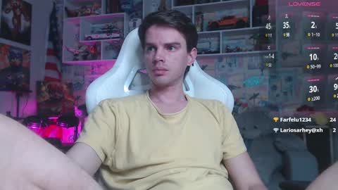 Snapshot of oxmikexo chatting on March 5, 2:56 pm Mike online show from March 5, 2:56 pm