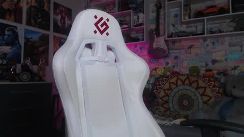 Snapshot of oxmikexo chatting on March 10, 5:07 pm Mike online show from March 10, 5:07 pm