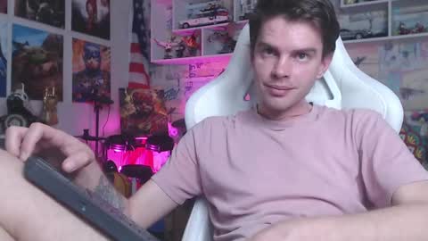 Snapshot of oxmikexo chatting on March 11, 4:40 pm Mike online show from March 11, 4:40 pm