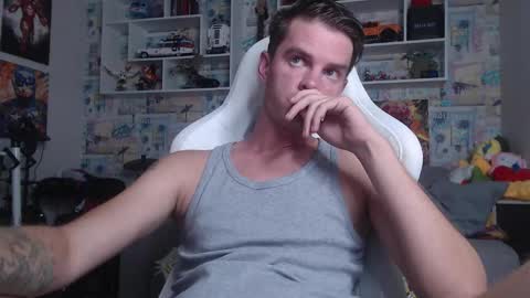 Snapshot of oxmikexo chatting on September 10, 12:05 pm Mike online show from September 10, 12:05 pm