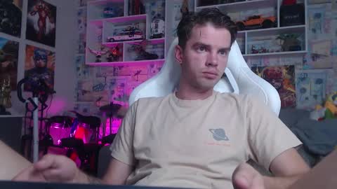 Snapshot of oxmikexo chatting on September 11, 10:04 am Mike online show from September 11, 10:04 am