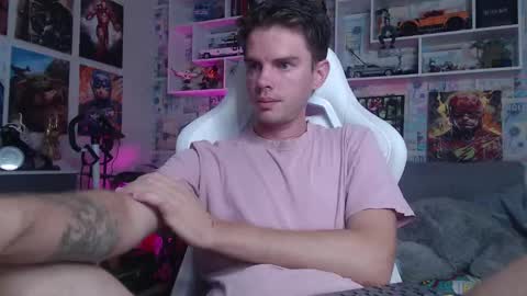 Snapshot of oxmikexo chatting on September 21, 9:55 am Mike online show from September 21, 9:55 am