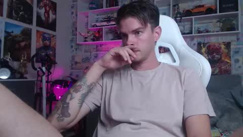 Snapshot of oxmikexo chatting on September 22, 11:01 am Mike online show from September 22, 11:01 am