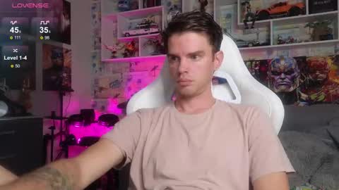 Snapshot of oxmikexo chatting on October 10, 12:04 pm Mike online show from October 10, 12:04 pm