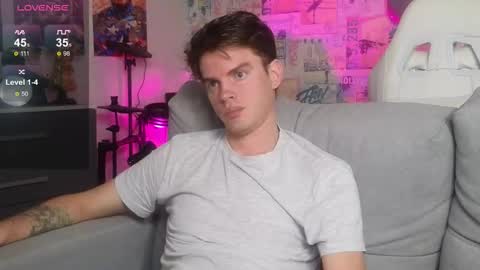 Snapshot of oxmikexo chatting on November 29, 1:14 pm Mike online show from November 29, 1:14 pm