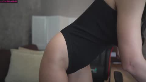 Snapshot of oxxme chatting on February 27, 9:32 am Oxana Hi friends all my videos are 50 off check my bio online show from February 27, 9:32 am