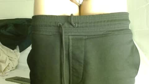 Snapshot of oxxy_jean chatting on December 10, 2:27 am Jeannifer online show from December 10, 2:27 am