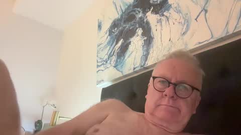 ozhairybearxxxx online show from December 24, 11:28 am