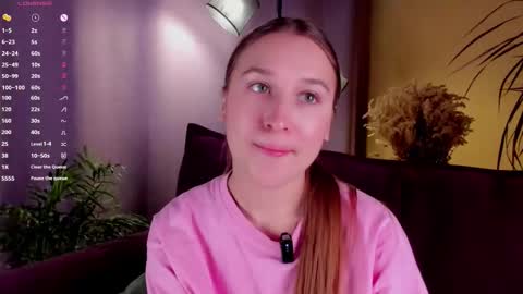 Snapshot of oziecarmona chatting on October 23, 1:16 am Caroline or just Lina online show from October 23, 1:16 am