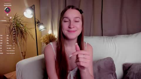 Snapshot of oziecarmona chatting on November 9, 1:15 am Caroline or just Lina online show from November 9, 1:15 am