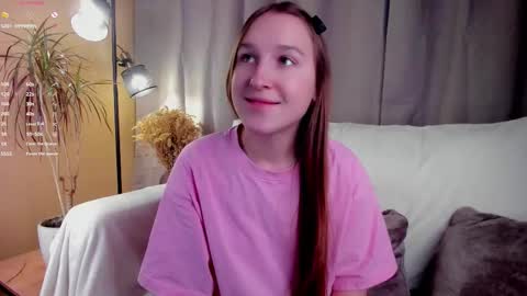 Snapshot of oziecarmona chatting on November 11, 1:27 am Caroline or just Lina online show from November 11, 1:27 am