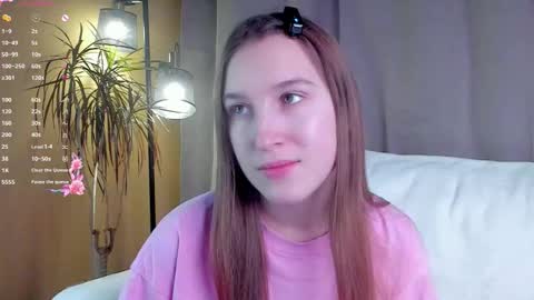 Snapshot of oziecarmona chatting on November 28, 1:30 am Caroline or just Lina online show from November 28, 1:30 am