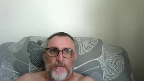 Snapshot of ozzie_male77 chatting on December 30, 3:14 am Brian online show from December 30, 3:14 am