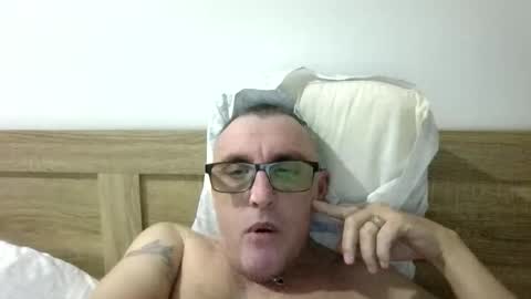 Snapshot of ozzie_male77 chatting on September 20, 7:42 am Brian online show from September 20, 7:42 am