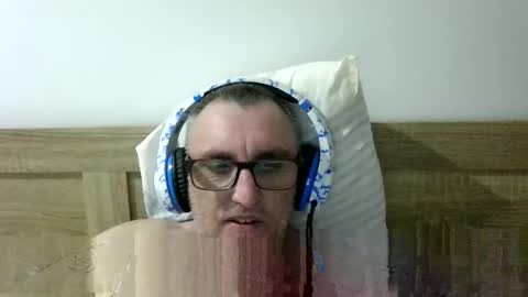 Snapshot of ozzie_male77 chatting on September 28, 11:37 am Brian online show from September 28, 11:37 am