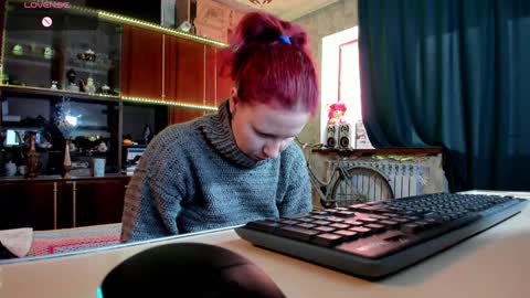 Snapshot of pa1e_pr1ncess chatting on January 22, 12:27 pm Ella online show from January 22, 12:27 pm