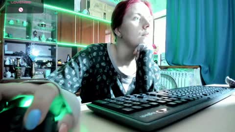 Snapshot of pa1e_pr1ncess chatting on January 24, 1:25 pm Ella online show from January 24, 1:25 pm