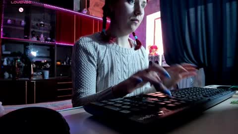 Snapshot of pa1e_pr1ncess chatting on January 29, 1:07 pm Ella online show from January 29, 1:07 pm