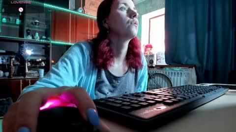 Snapshot of pa1e_pr1ncess chatting on February 5, 12:06 pm Ella online show from February 5, 12:06 pm