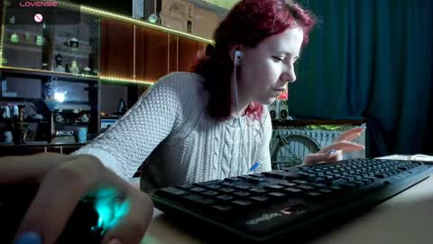 Snapshot of pa1e_pr1ncess chatting on February 6, 7:56 am Ella online show from February 6, 7:56 am