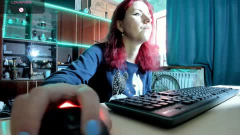 Snapshot of pa1e_pr1ncess chatting on February 8, 12:17 pm Ella online show from February 8, 12:17 pm