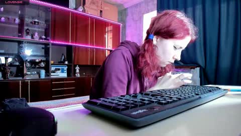 Snapshot of pa1e_pr1ncess chatting on February 14, 1:18 pm Ella online show from February 14, 1:18 pm