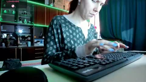 Snapshot of pa1e_pr1ncess chatting on February 15, 11:50 am Ella online show from February 15, 11:50 am