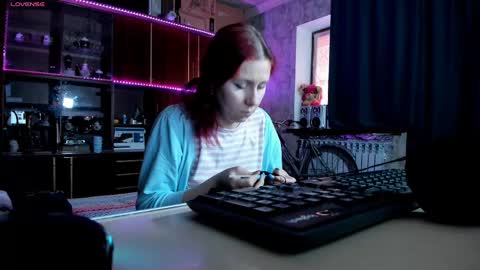 Snapshot of pa1e_pr1ncess chatting on February 18, 12:39 pm Ella online show from February 18, 12:39 pm