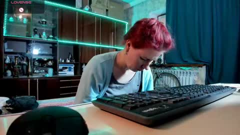 Snapshot of pa1e_pr1ncess chatting on February 19, 1:28 pm Ella online show from February 19, 1:28 pm