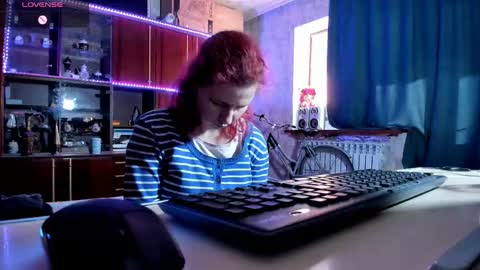 Snapshot of pa1e_pr1ncess chatting on February 28, 12:09 pm Ella online show from February 28, 12:09 pm