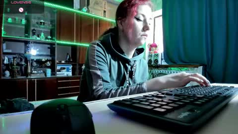 Snapshot of pa1e_pr1ncess chatting on March 2, 6:27 am Ella online show from March 2, 6:27 am