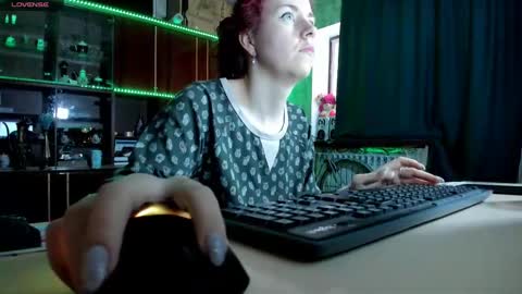 Snapshot of pa1e_pr1ncess chatting on March 4, 6:26 am Ella online show from March 4, 6:26 am