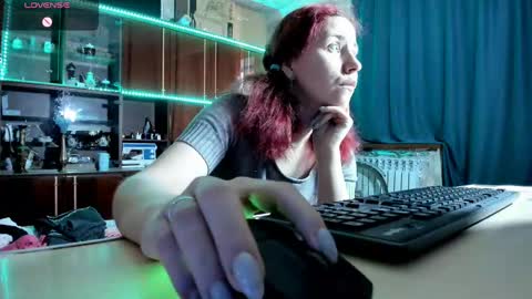 Snapshot of pa1e_pr1ncess chatting on March 6, 7:47 am Ella online show from March 6, 7:47 am