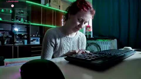 Snapshot of pa1e_pr1ncess chatting on March 7, 6:46 am Ella online show from March 7, 6:46 am