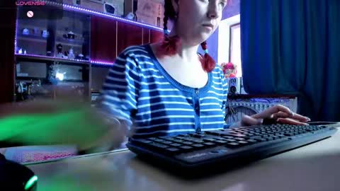 Snapshot of pa1e_pr1ncess chatting on March 9, 9:46 am Ella online show from March 9, 9:46 am