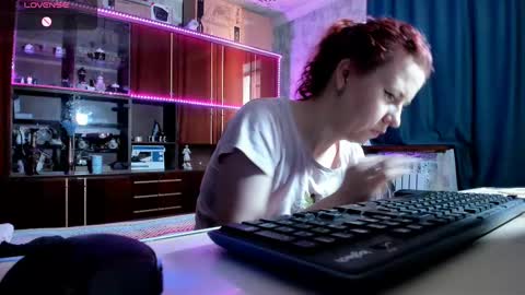 Snapshot of pa1e_pr1ncess chatting on March 10, 7:53 am Ella online show from March 10, 7:53 am