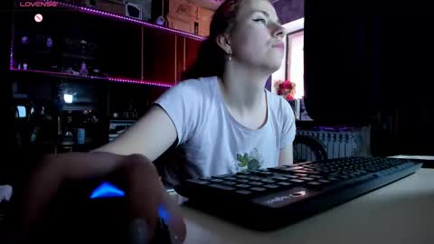 Snapshot of pa1e_pr1ncess chatting on March 10, 11:53 am Ella online show from March 10, 11:53 am