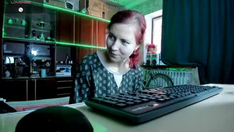 Snapshot of pa1e_pr1ncess chatting on March 11, 6:43 am Ella online show from March 11, 6:43 am