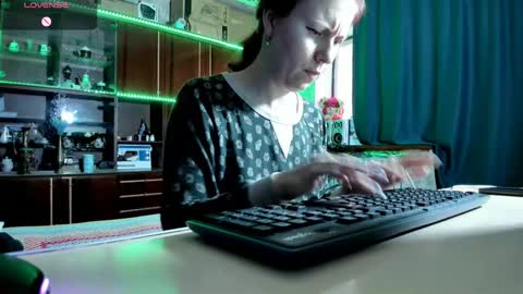 Snapshot of pa1e_pr1ncess chatting on March 11, 2:40 pm Ella online show from March 11, 2:40 pm