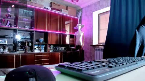 Snapshot of pa1e_pr1ncess chatting on September 11, 6:57 am Ella online show from September 11, 6:57 am