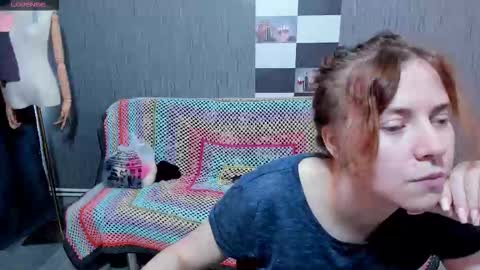 Snapshot of pa1e_pr1ncess chatting on September 23, 7:11 am Ella online show from September 23, 7:11 am