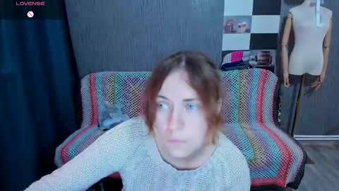 Snapshot of pa1e_pr1ncess chatting on October 28, 12:19 pm Ella online show from October 28, 12:19 pm