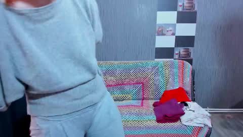 Snapshot of pa1e_pr1ncess chatting on November 29, 8:17 am Ella online show from November 29, 8:17 am