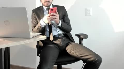 Snapshot of pablo_rincon95 chatting on December 28, 7:54 pm pablo rincon95 online show from December 28, 7:54 pm